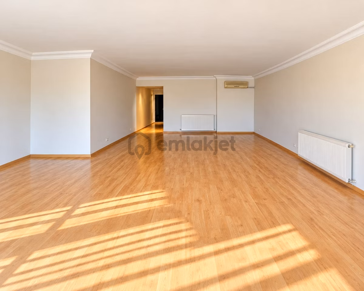Küçükçekmece'de Panoramik Göl Manzaralı Bakımlı Dubleks - 10