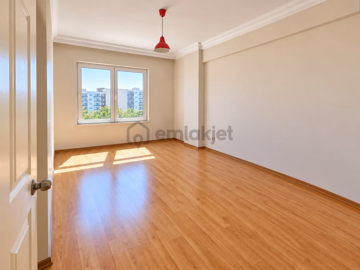 Küçükçekmece'de Panoramik Göl Manzaralı Bakımlı Dubleks - 26