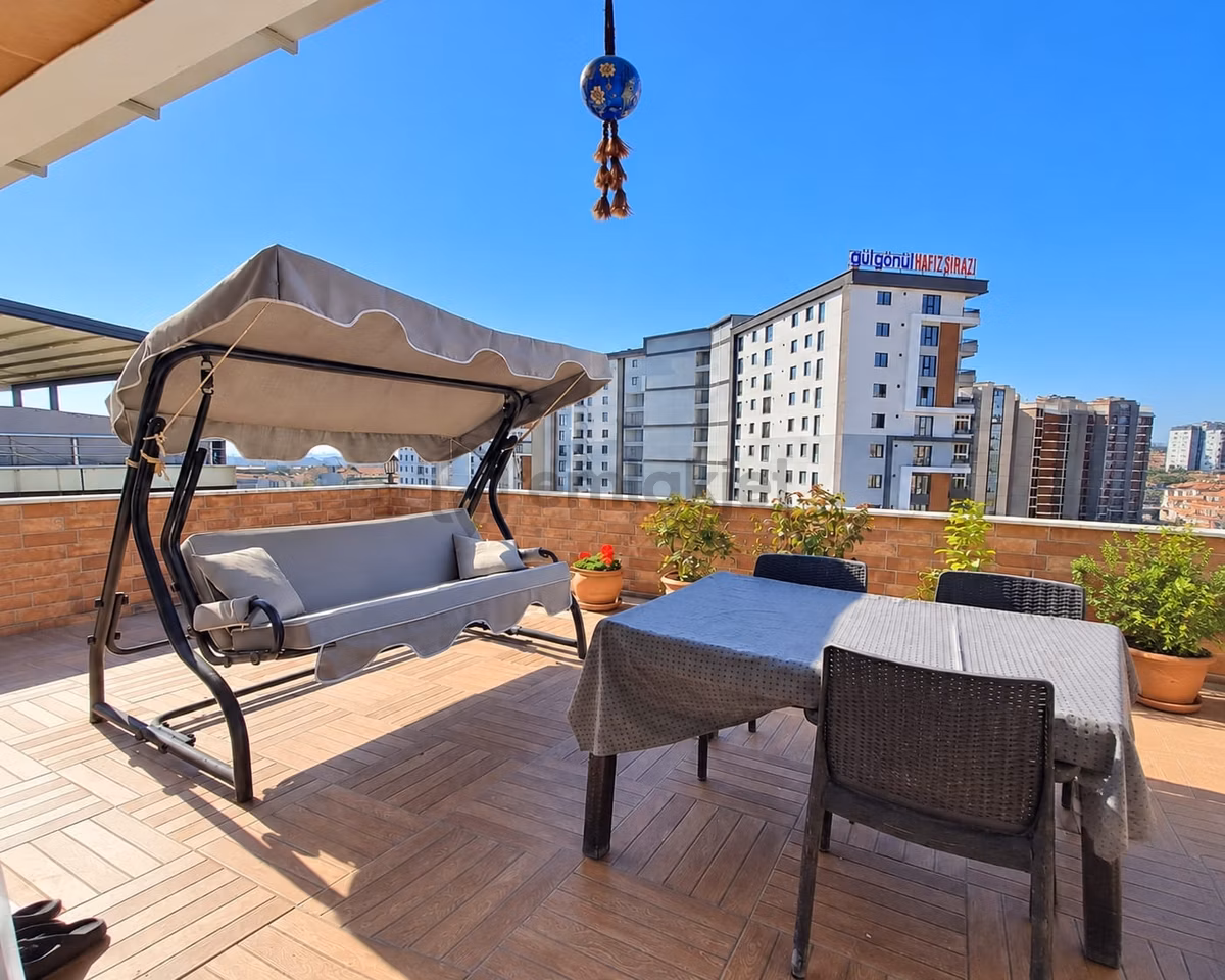 Küçükçekmece'de Panoramik Göl Manzaralı Bakımlı Dubleks - 5