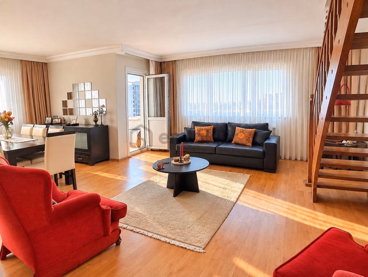 Küçükçekmece'de Panoramik Göl Manzaralı Bakımlı Dubleks - 17
