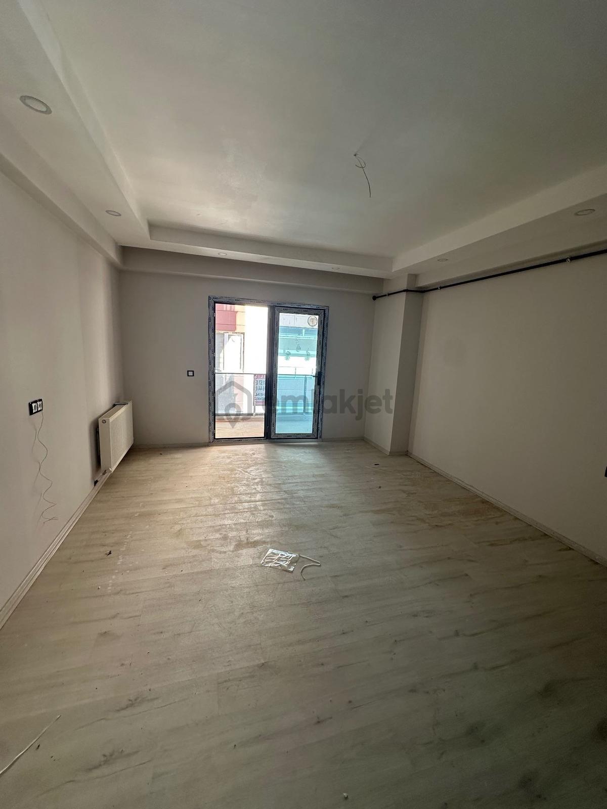 Devlet Hastanesi Civarı Ara Katta 2+1 Amerikan - 27