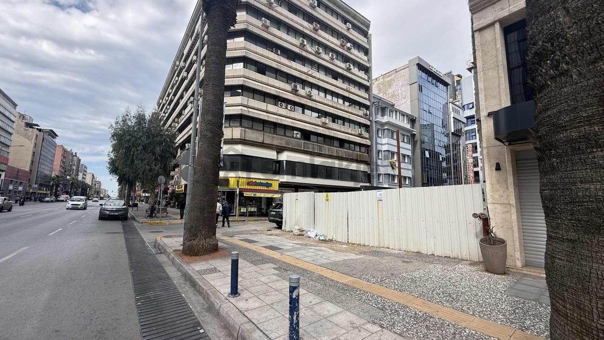 Basmane'de 424 M² Köşe Parsel | 8 Kat İmarlı Otel Arsası - 4