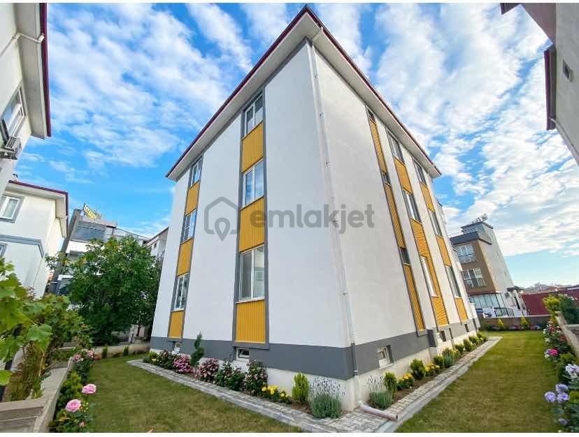 Daireye Ait Büyük Deposu Olan Ön Merkezde Cephe Bahçeli 2+1