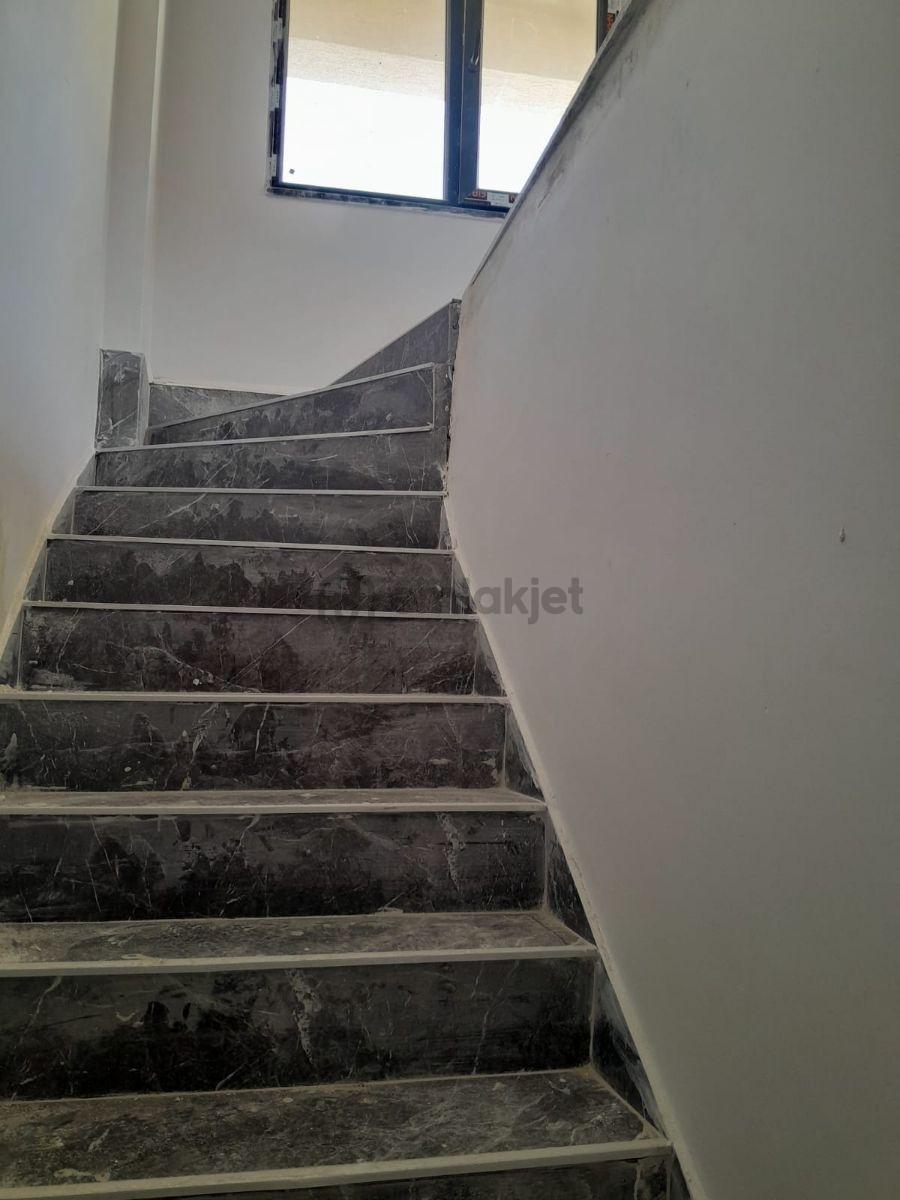 Herekede Cadde Üzeri E-5 Ve Üniversiteye Yakın Bahçeli 2+1 Dubx - 14