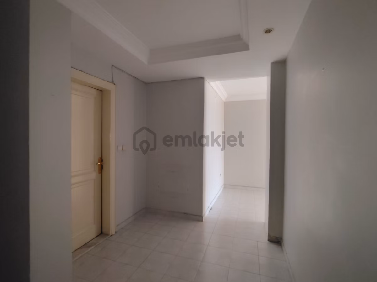 Remax Billur Bakan'dan Şenlikköy'de Kiralık 3+1 Daire - 13