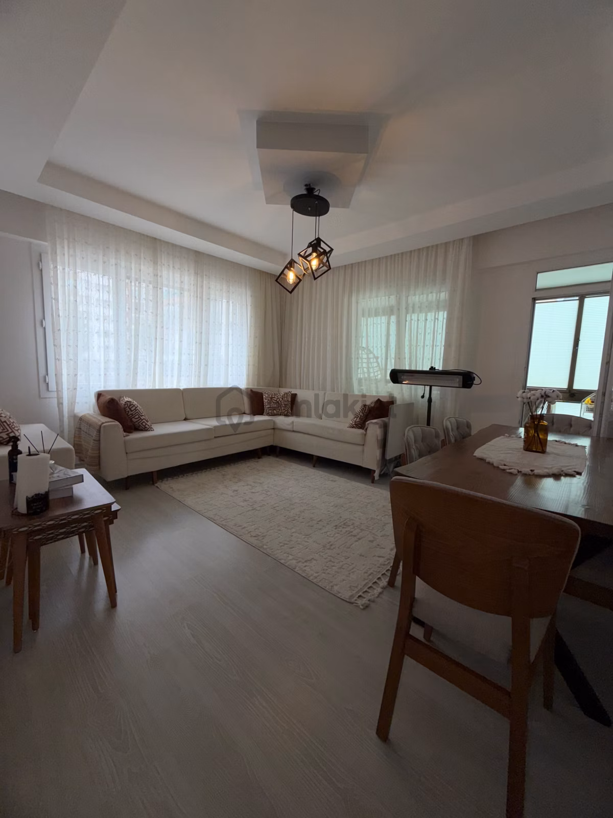 Selçuk Mahallesi 2+1 Geniş Balkonlu Satılık Daire - 23