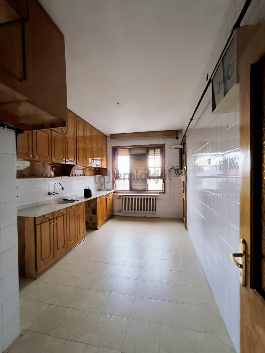 Kule Site Karşısında Satılık Daire (4+1) - 8