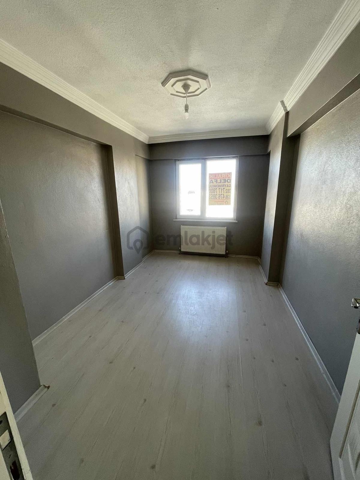 Erbay Caddesinde Satlık 2+1 100m2 İskanlı Daire - 11