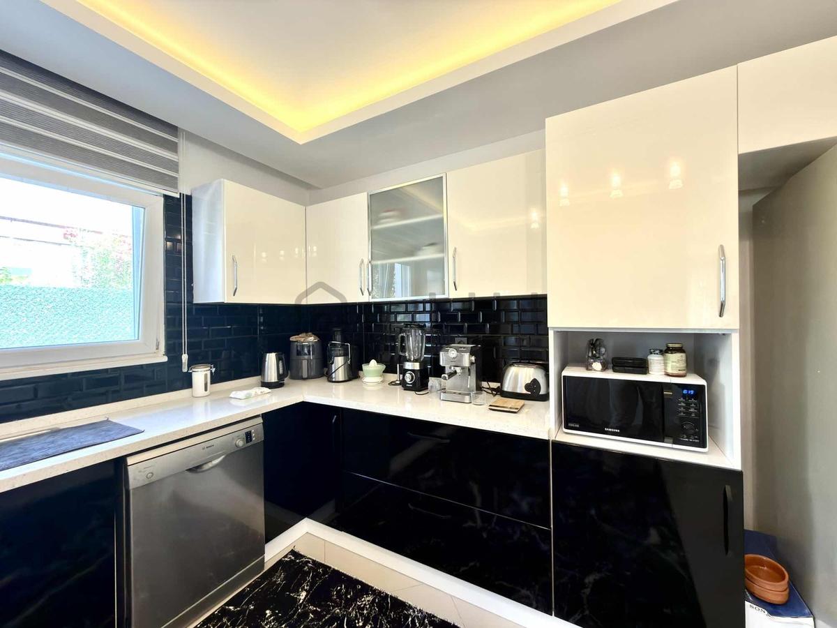Kuşadası Marina'da Tripleks Tek Müstakil Villa - 7