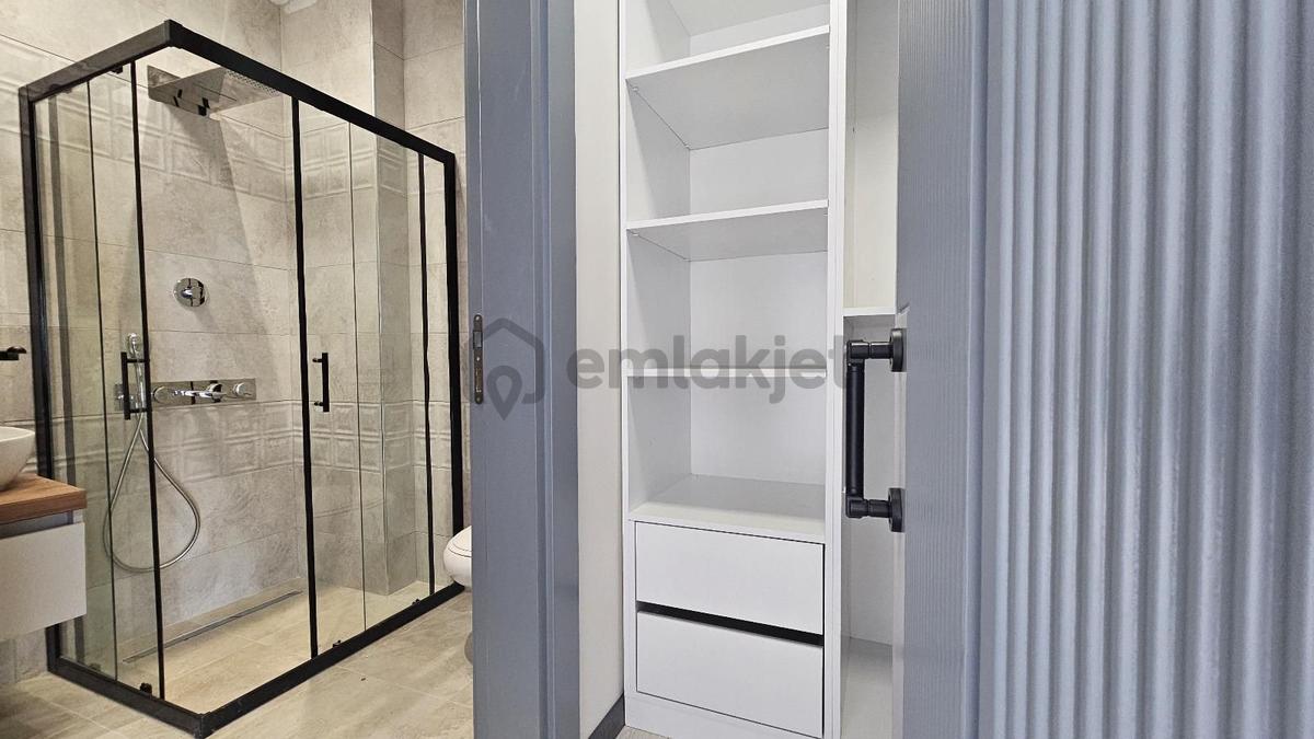 Kuşadası Merkezde Satılık 4+1 - 10