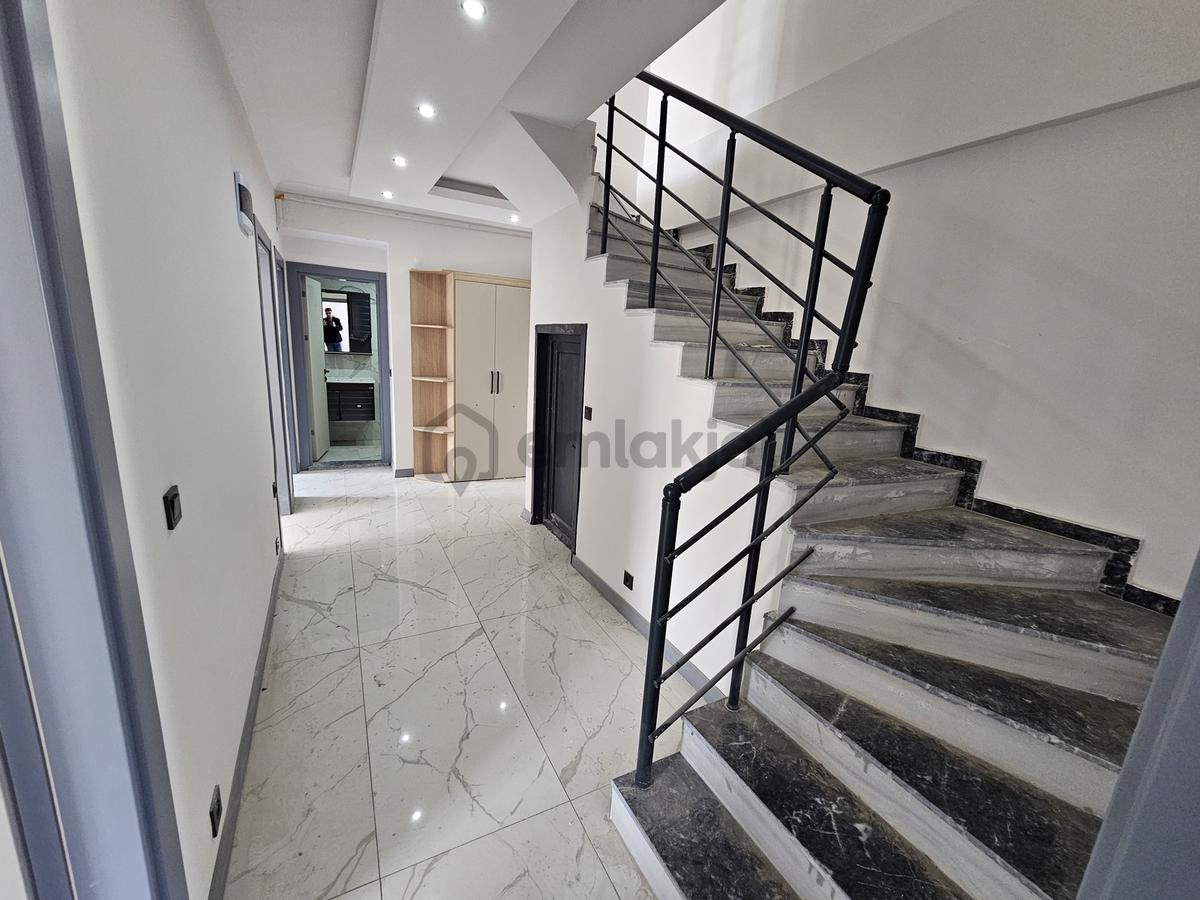 Onmax Burhaniye Merkezde 4+1 180 M2 Satılık Dubleks Daire - 26