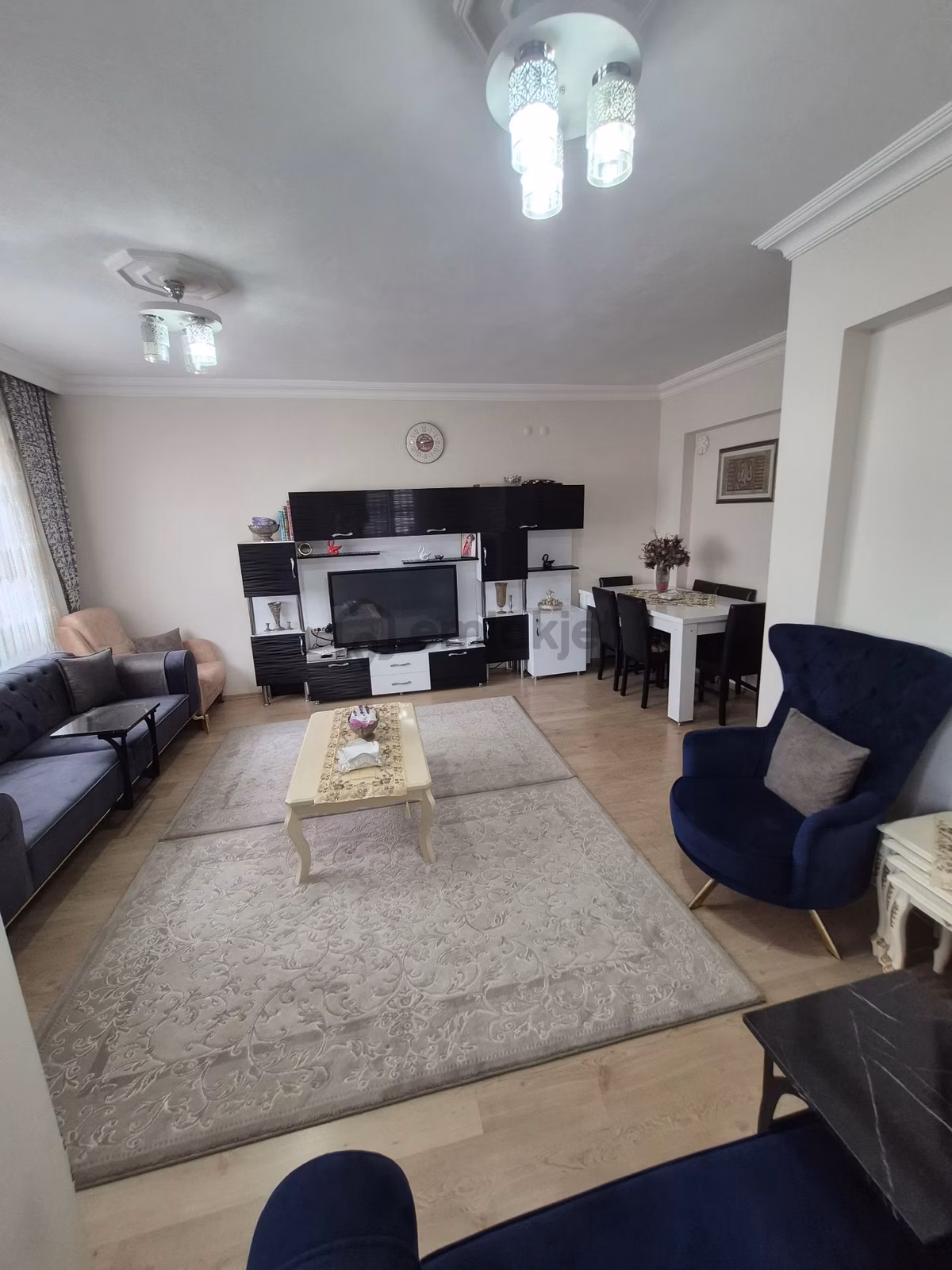Düdenbaşı Güneş Evleri Sitesinde 3+1 Daire