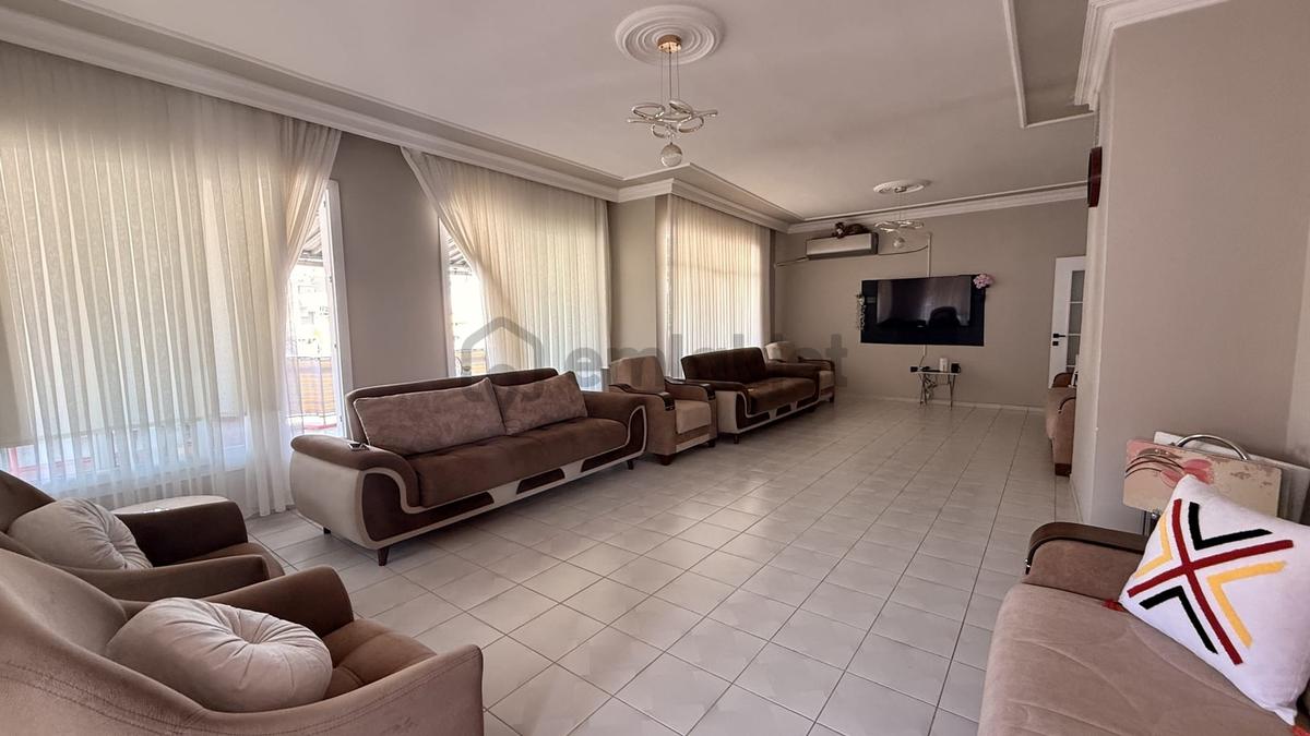 Ergünden Hamidiye Mahallesinde 3.5+1 Teraslı Ferah Daire - 3