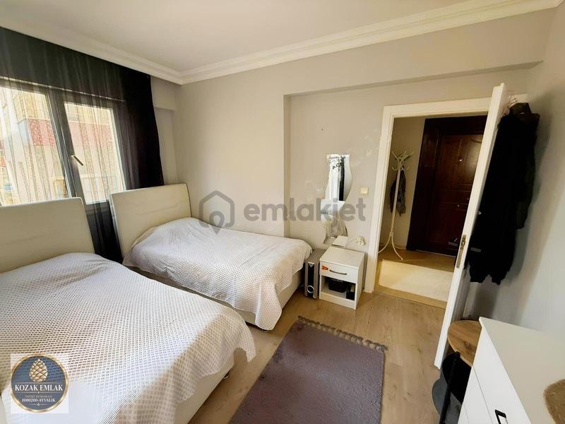 Ayvalık Sarımsaklıda Satılık Şömineli Ön Cephe Yeni Daire - 7