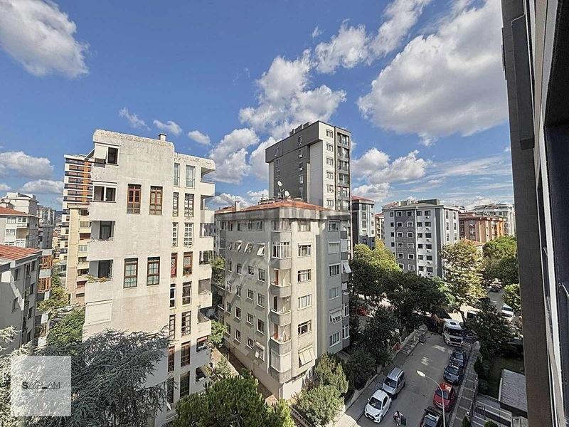 Feneryolunda Merkezi Konumda Fırsat 2+1 Daire - 28