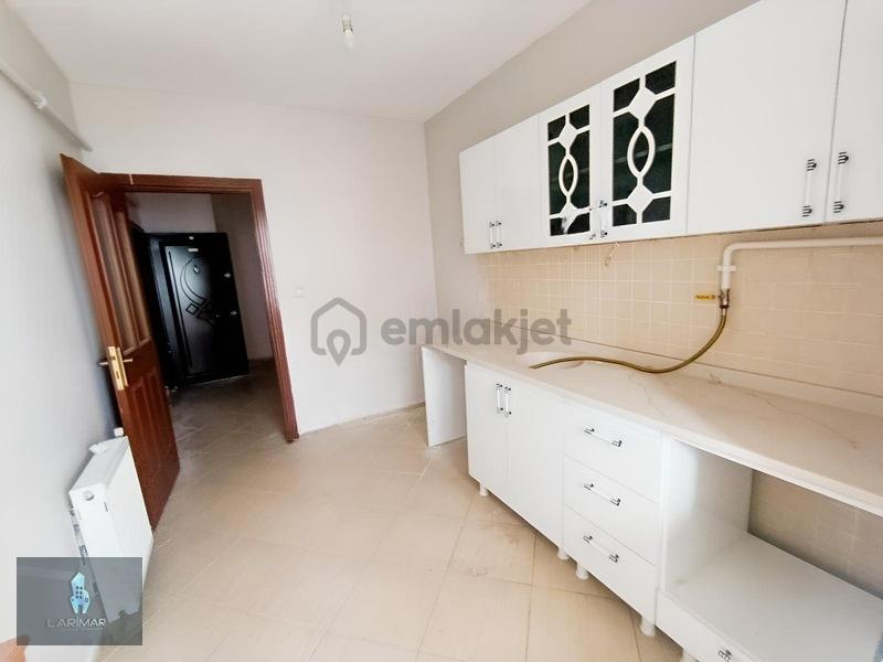 Abdullahpaşa Arı Büfe Üstünde Kiralık 3+1 Toki Dairesi - 13