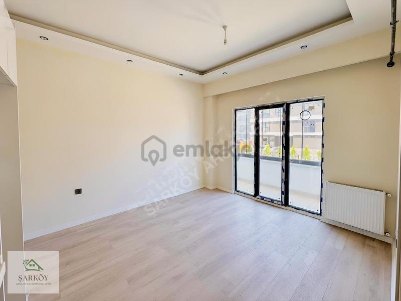 Merkezi Konumda Kiralık Sıfır 1+1 - 9