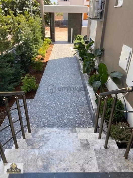 Yenıköyde Klimalı Katta Lüks 1+1 Kiralık - 7