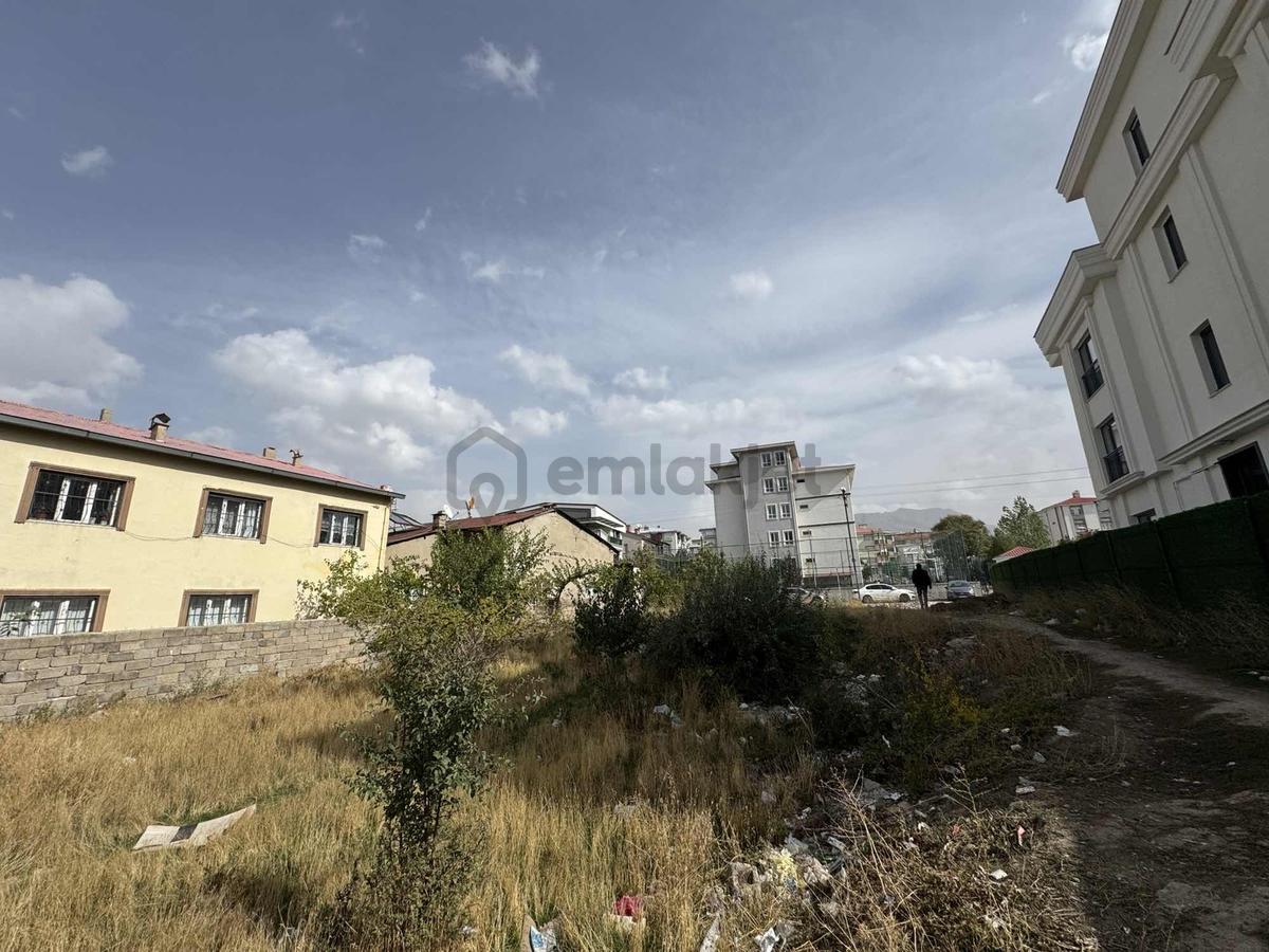 İkinisan Caddesi Yanı Satılık 660 M² Arsa - 2