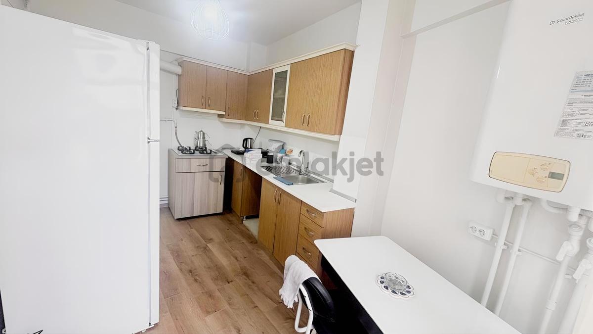 Cadde Üzeri Geniş Masrafsız 2+1 Kiralık Daire - 14