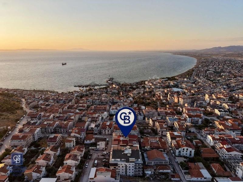 Dikili Merkezde Geniş Teraslı Balkonlu 3+1 Dubleks - 3