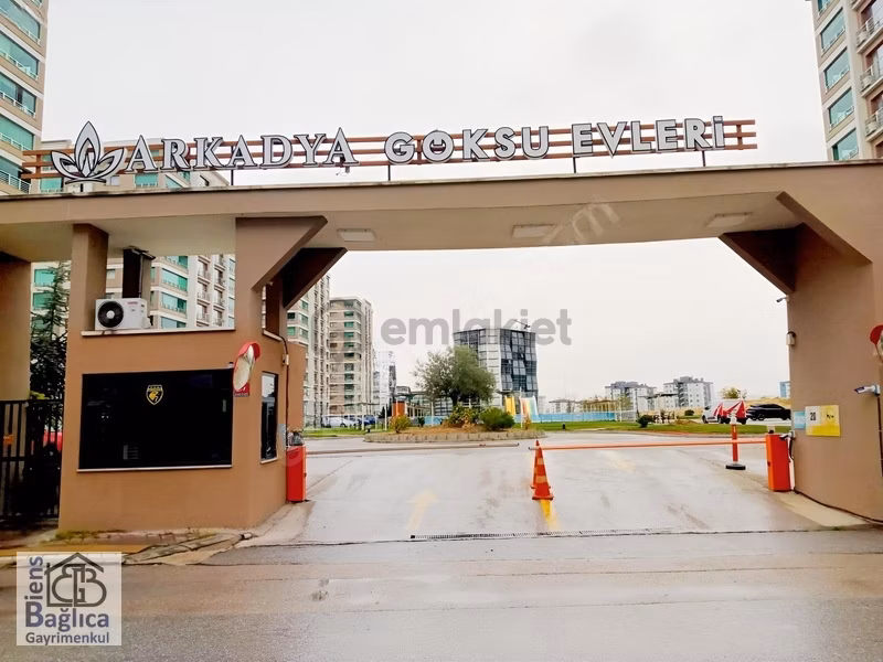 Arkadya'da 4+1 Kiralık Daire - 32