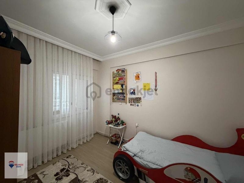 Remax Dem'den Demirkent Mah. Ara Kat Ön Cephe 3+1 Daire - 16