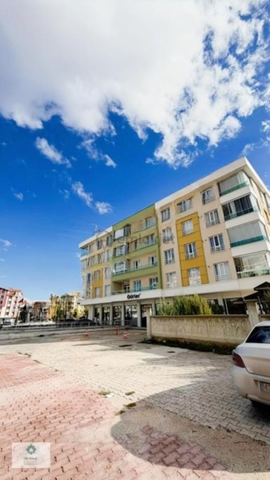 Akşemsettin Mahallesinde 2+1 Bakımlı Lüx Daire - 4