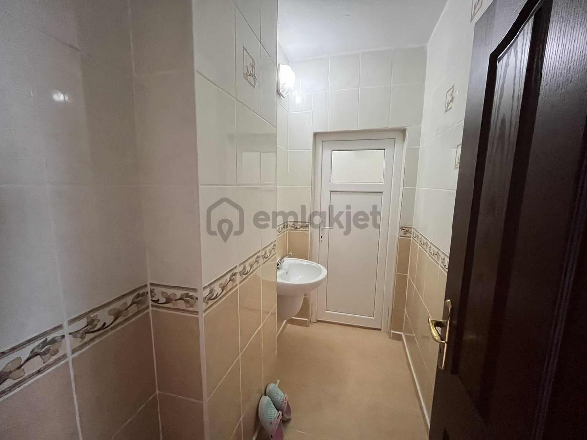Lemas'ta Denize 200metre 2 Katlı Ev Ve Arsası !! - 18