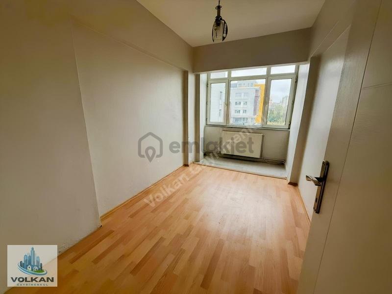 Uğurmumcu Mah. 2 + 1 90 Metre² Kiralık Asansörlü 4. Kat Daire - 32