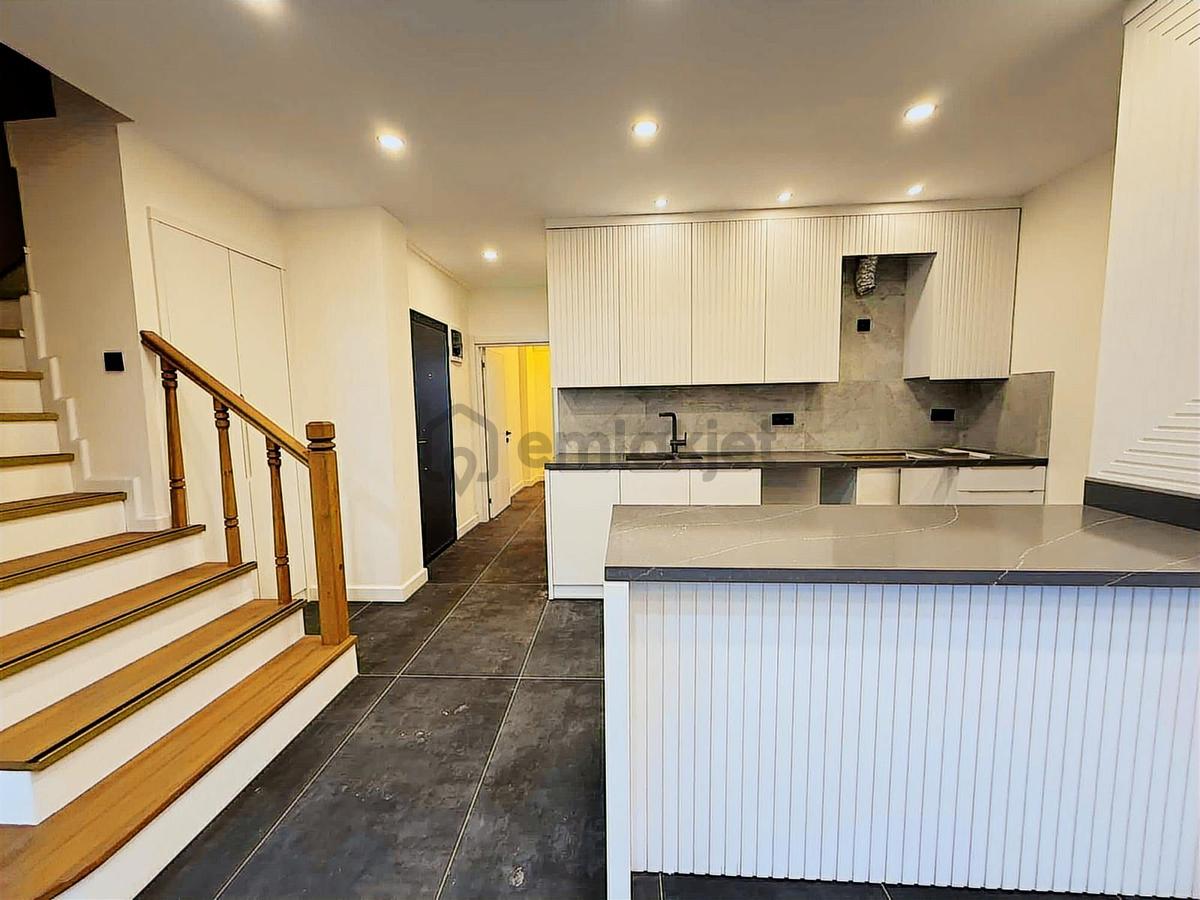 Denize Yakın Sidede Havuzlu Sitede Lüks 3+1 Dubleks - 8