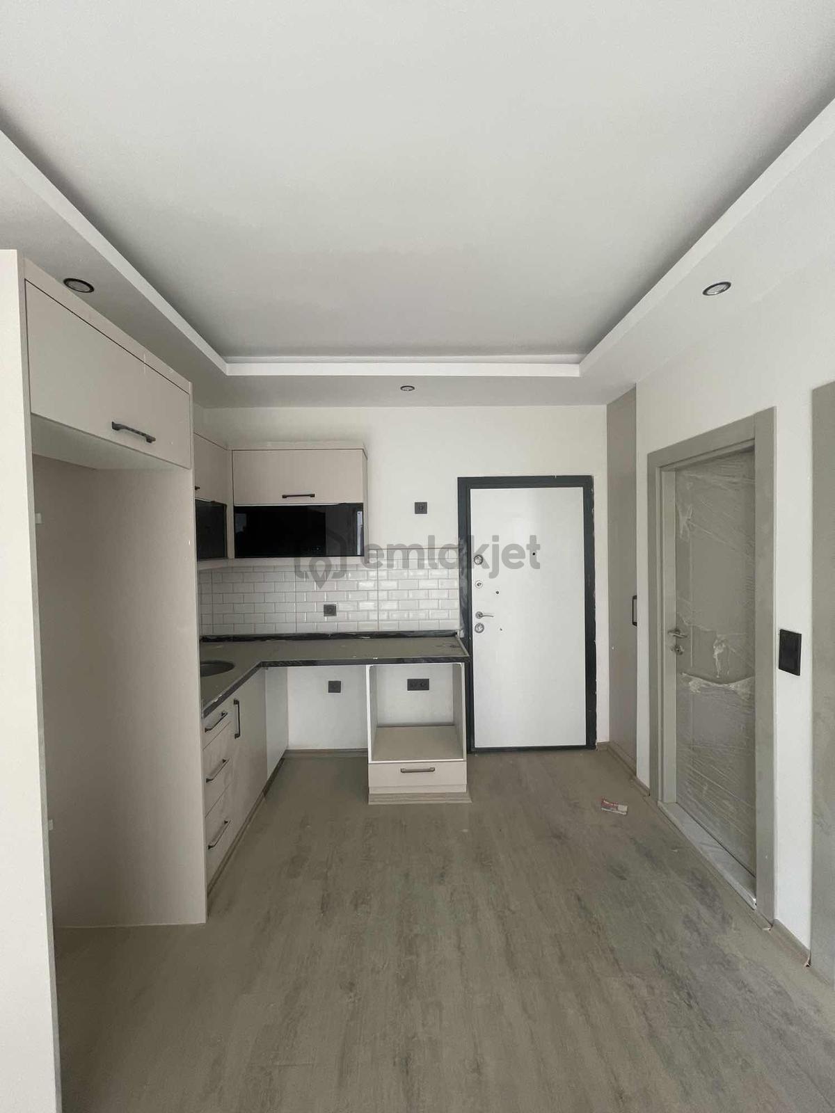 Gultepe'de 2 Bloklu Sıtede Azkatlı Balkonlu Lux 1+1 - 3