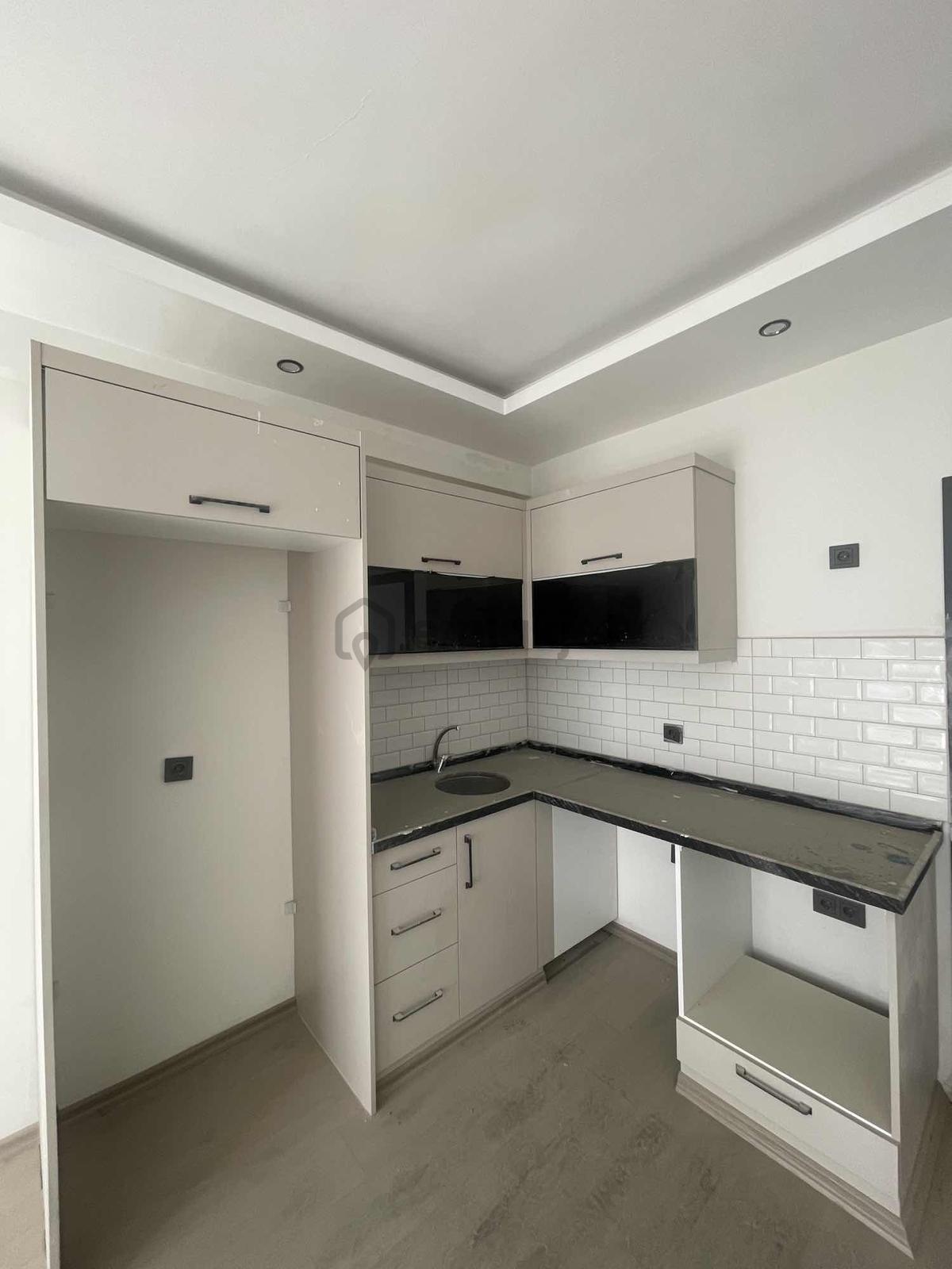 Gultepe'de 2 Bloklu Sıtede Azkatlı Balkonlu Lux 1+1 - 5