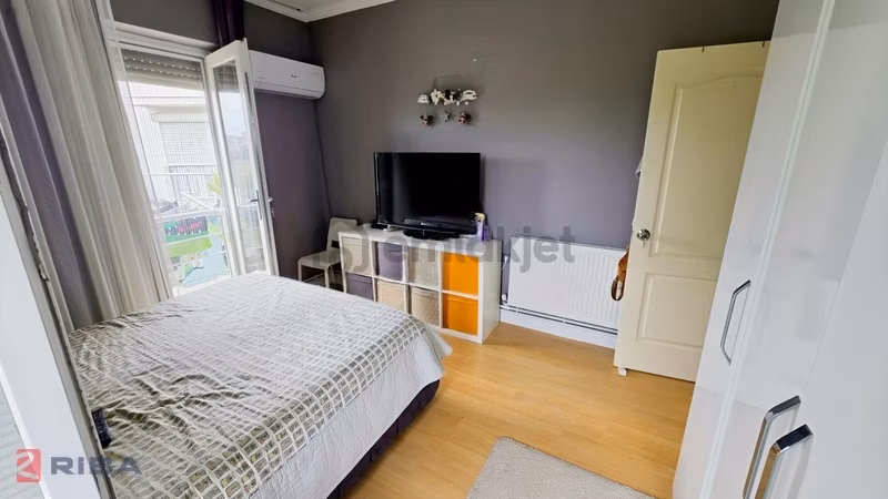 Tadilatlı,denize 1 Km. Havuzlu, Bahçeli Köşe Parsel Villa - 11