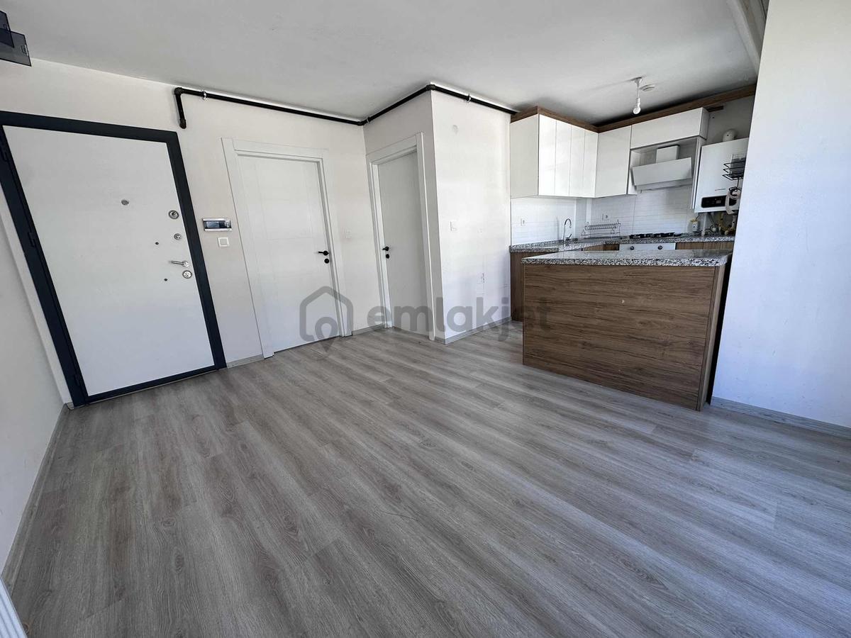 İncek Bulvara Yakın Kiralık 1+1 - 4