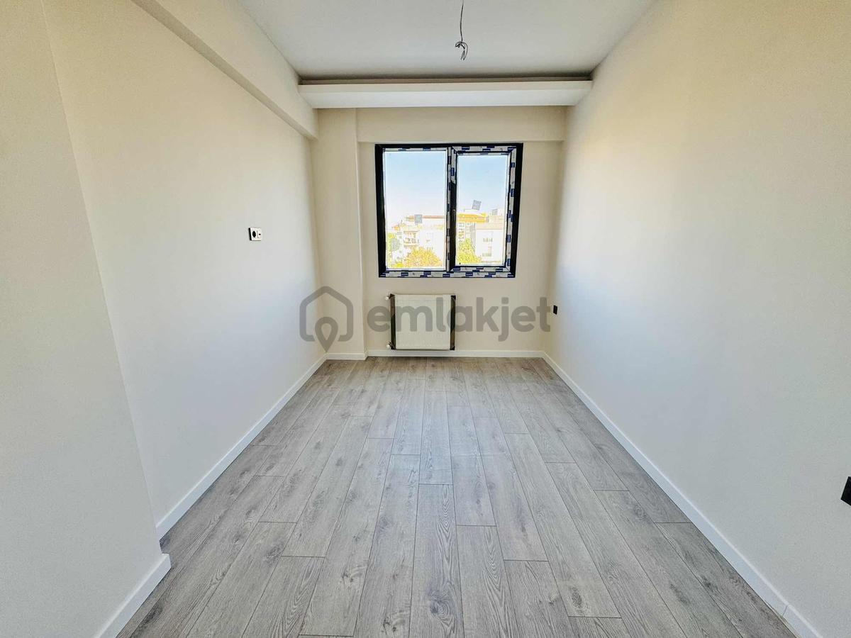 Muradiye'de Havuzlu Site İçerisinde, Modern 2+1 Ara Kat Daire - 17