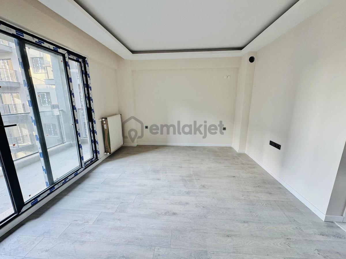 Muradiye'de Havuzlu Site İçerisinde, Modern 2+1 Ara Kat Daire - 10