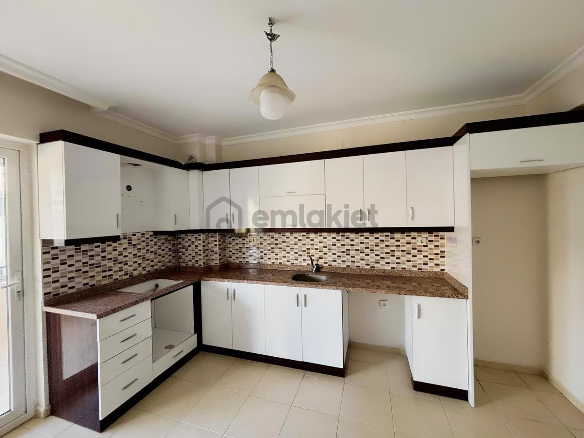 Tekerek'te Ana Cadde Üzeri Geniş Kiralık 3+1 Daire - 8