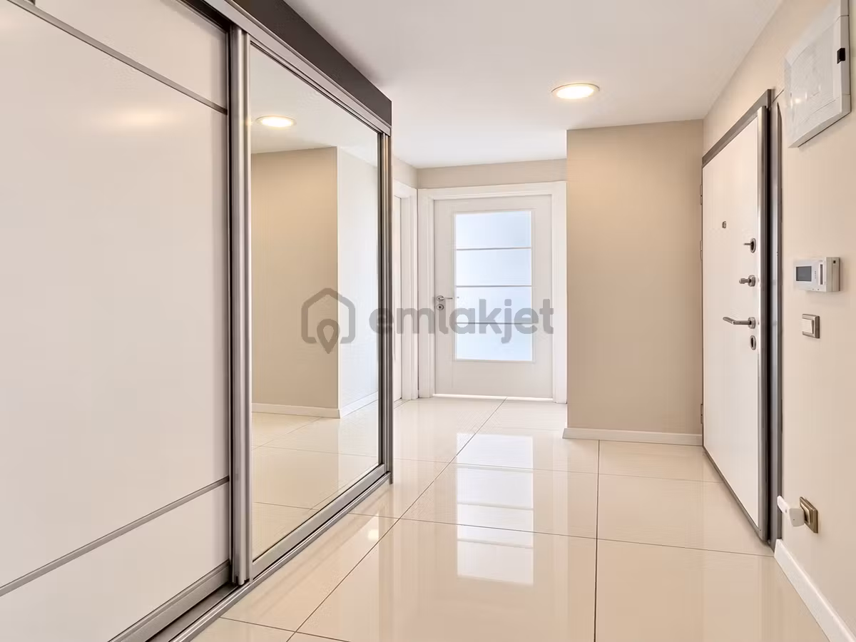 Metrobüse Yakın Sitede Ultra Geniş 3+1 Satılık Arakat Daire - 10