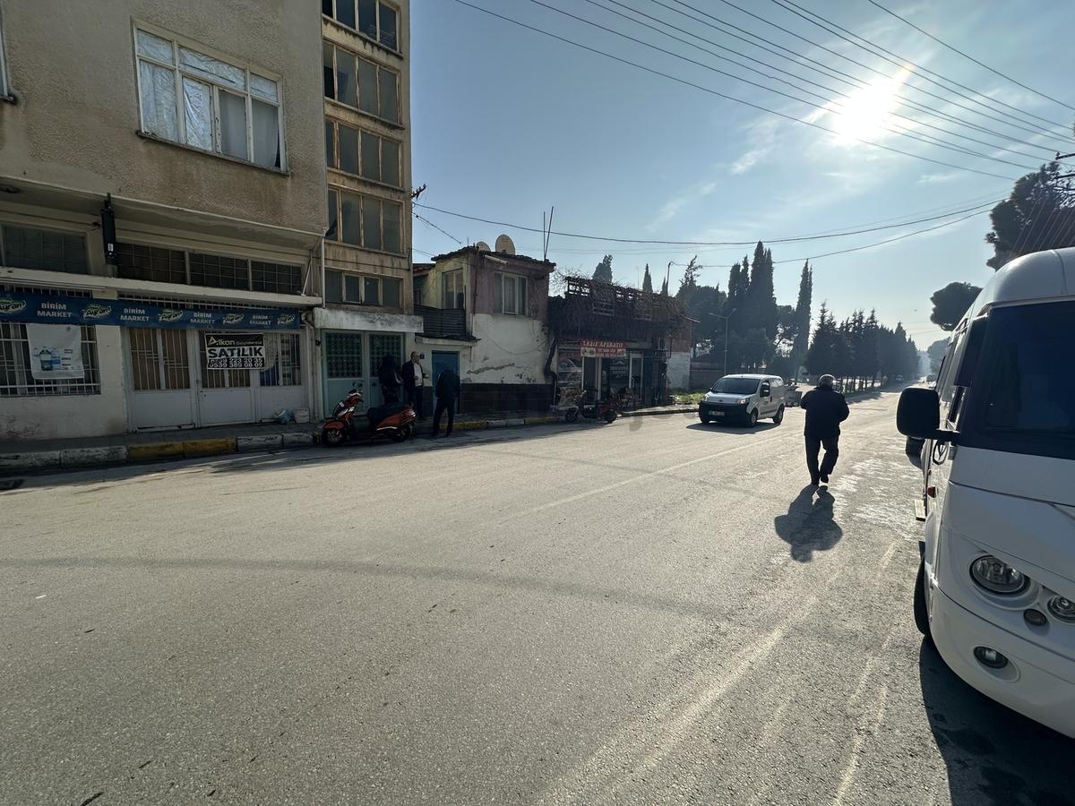 Nazilli Hürriyet Caddesinde Komple Satılık Bina + Dükkan - 24