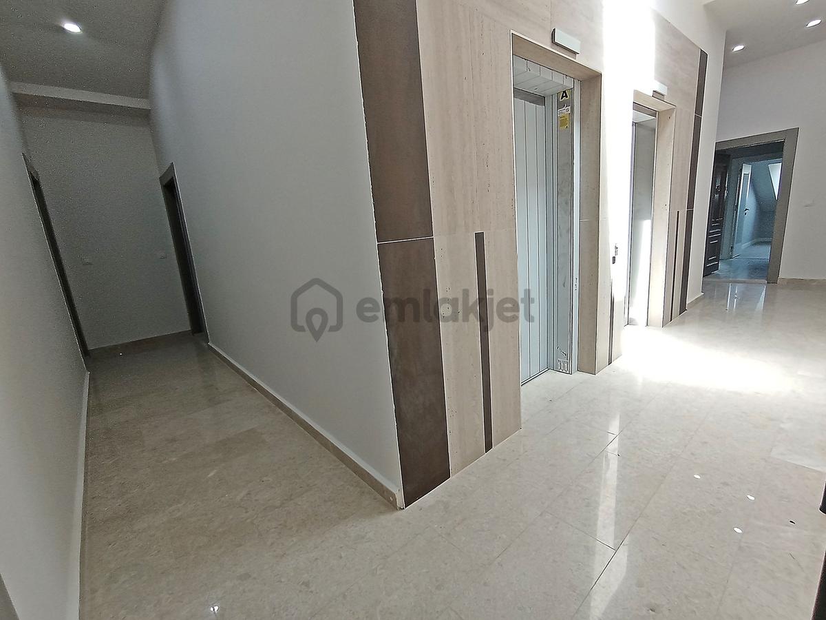Devadan Geniş Yeşil Alanlı Elit Sitede K.otoparklı Dubleks - 33
