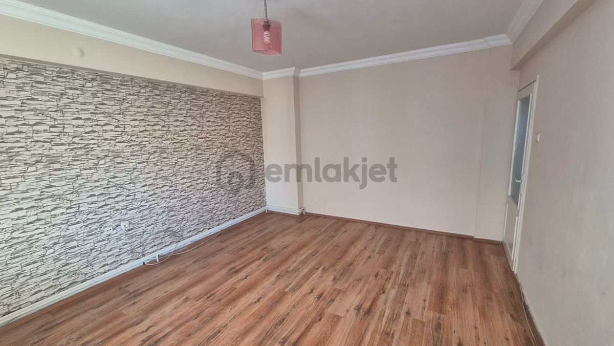 Balçova Metro Durağı Yakını Geniş 2+1 Kiralık Daire