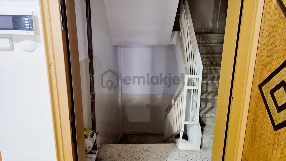 Gökmeydan Merkezi Konumda Bakımlı 3+1 - 3