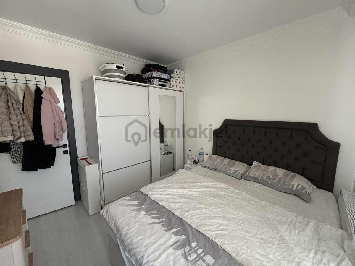 Ana Cadde Üstü İskanlı Ara Kat Kiracılı Satılık 1+1 - 11