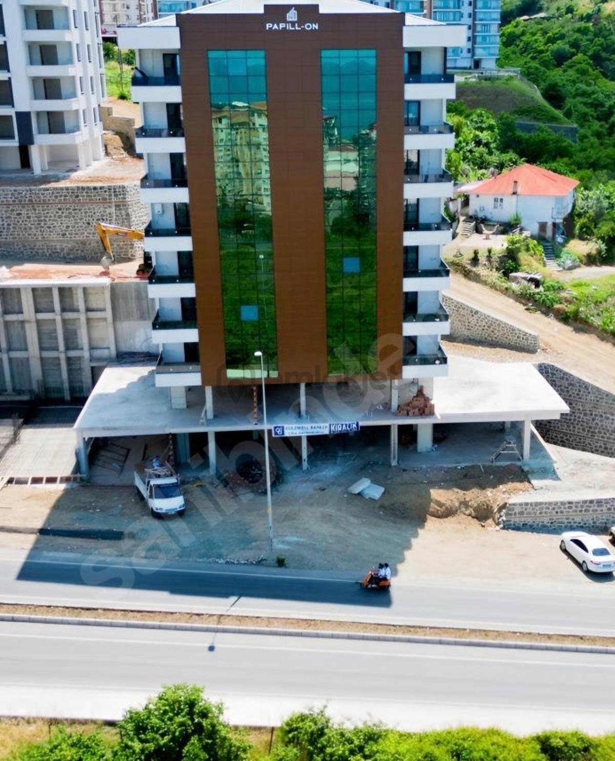 Akçaabat Yıldızlı'da Cadde Cepheli Satılık Dükkan - 4