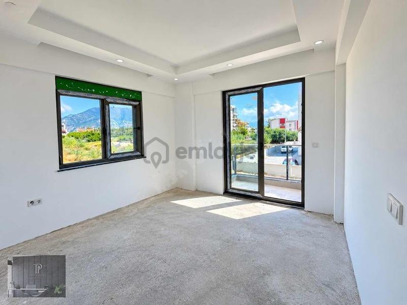 Finike Kum Mahellesinde Demşz Manzaralı Satılık 1+1 Daire - 13