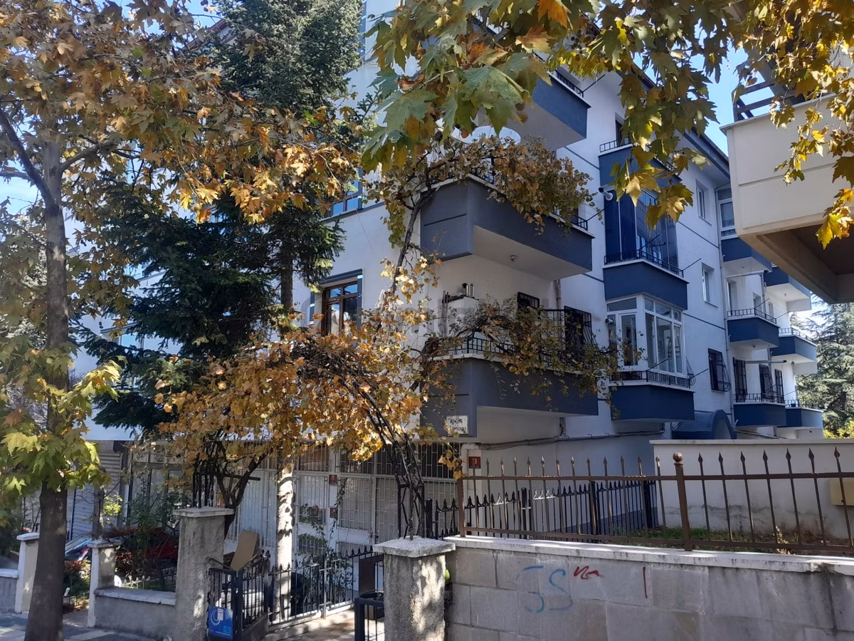 Ahmet Haşim Caddesinde 1.katta ,kombili ,3+1 ,manzaralı.... - 29