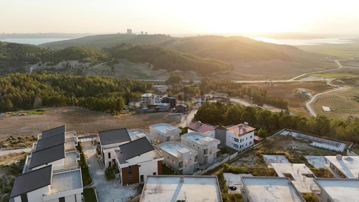 5+1 Villa Çarkıpare Havuzlu Arsa 225m2 Fore Kazık - 7