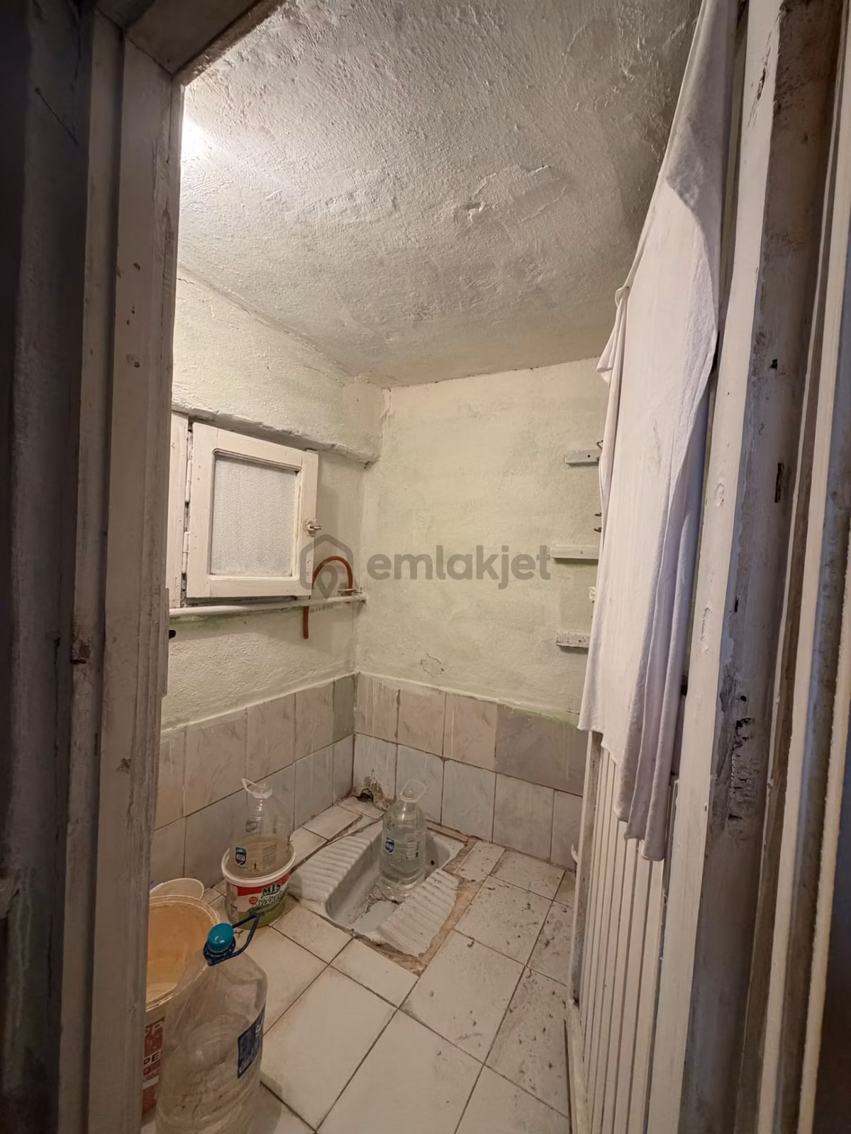 Evkur'dan 1+1 Geniş ( Müstakil Girişli ) Kiralık Daire - 3