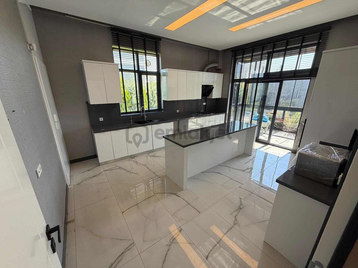 Gölbaşı Eymir De Satılık Lüks Villa - 13